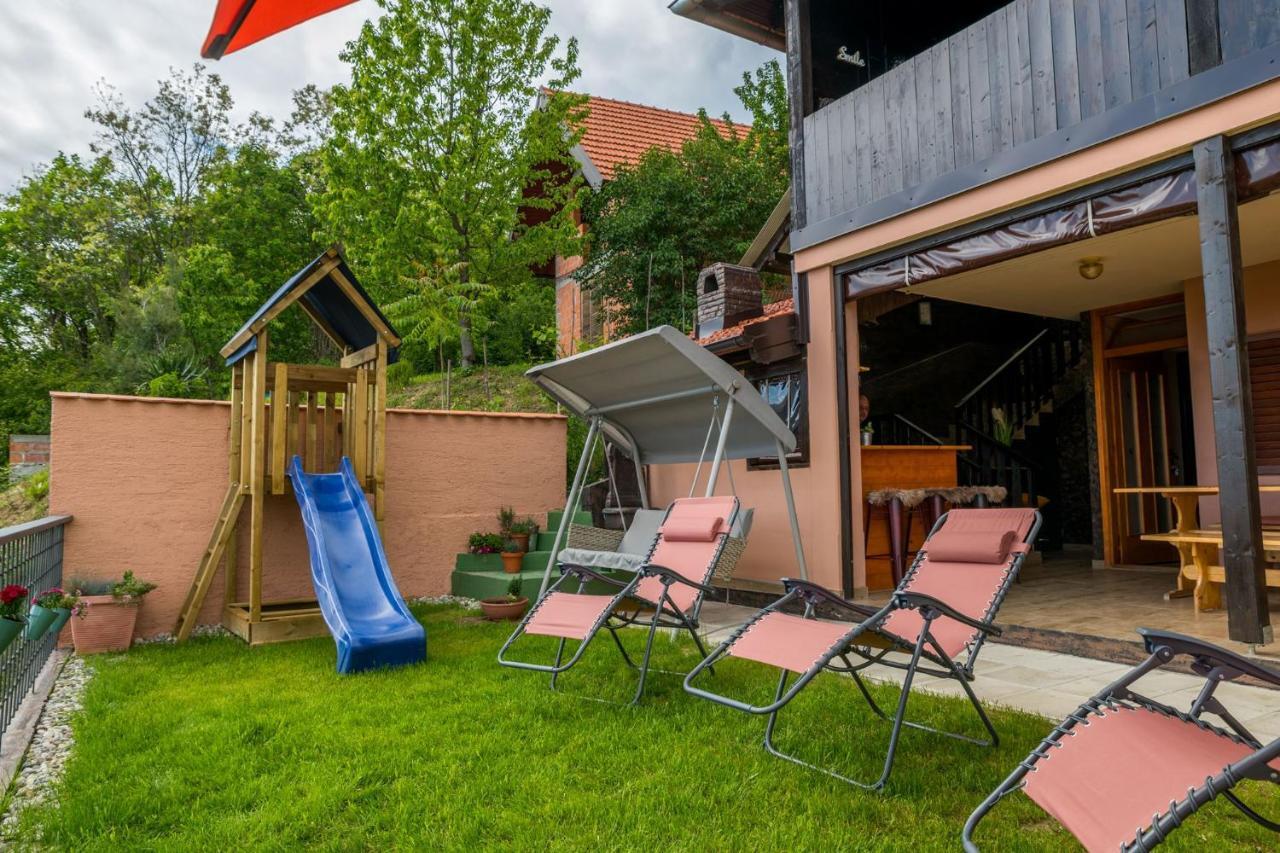 Hygge Hill Villa *